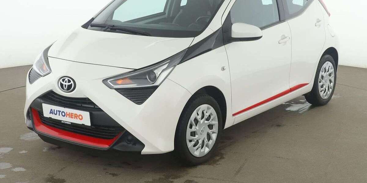Toyota Aygo 23.415 km 9.820 &euro; Stuttgart 70195