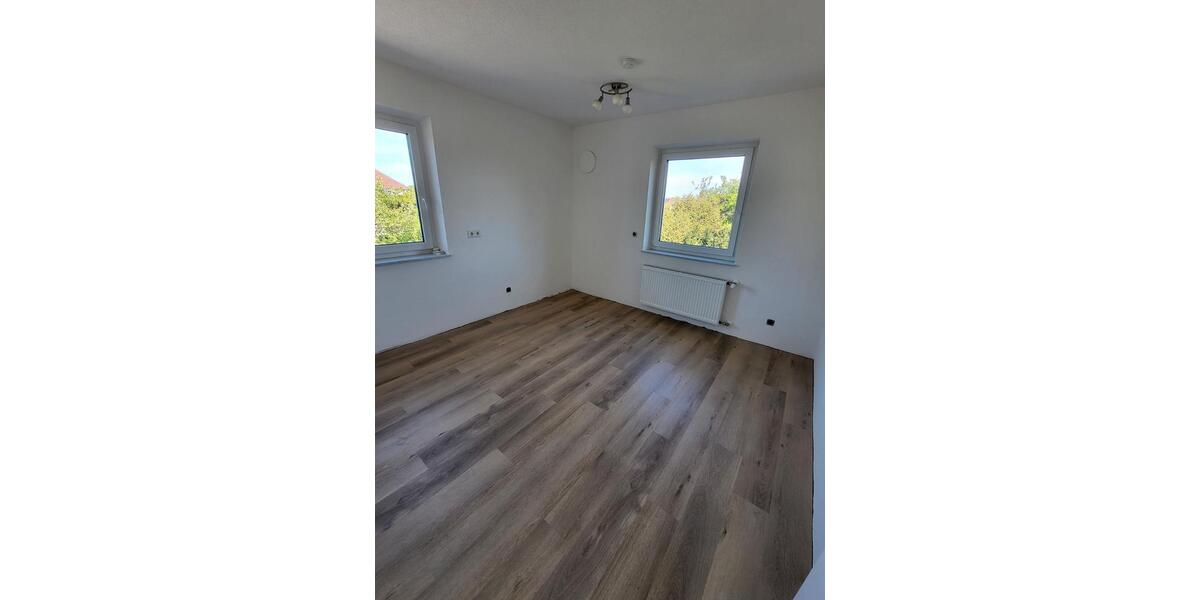 Etagenwohnung Tamm - 3.5 Zimmer, 90 m&sup2;, 1.350&euro; | Angebot:26339962