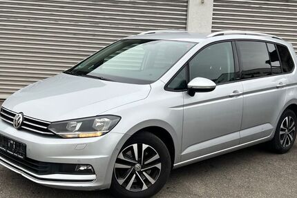 VW Touran 218.122 km 15.500 &euro; Hildrizhausen /Stuttgart 71157