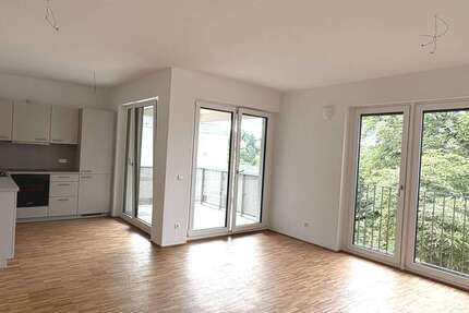 Wohnung Leonberg - 3 Zimmer, 80 m&sup2;, 1.607&euro; | Angebot:25193867