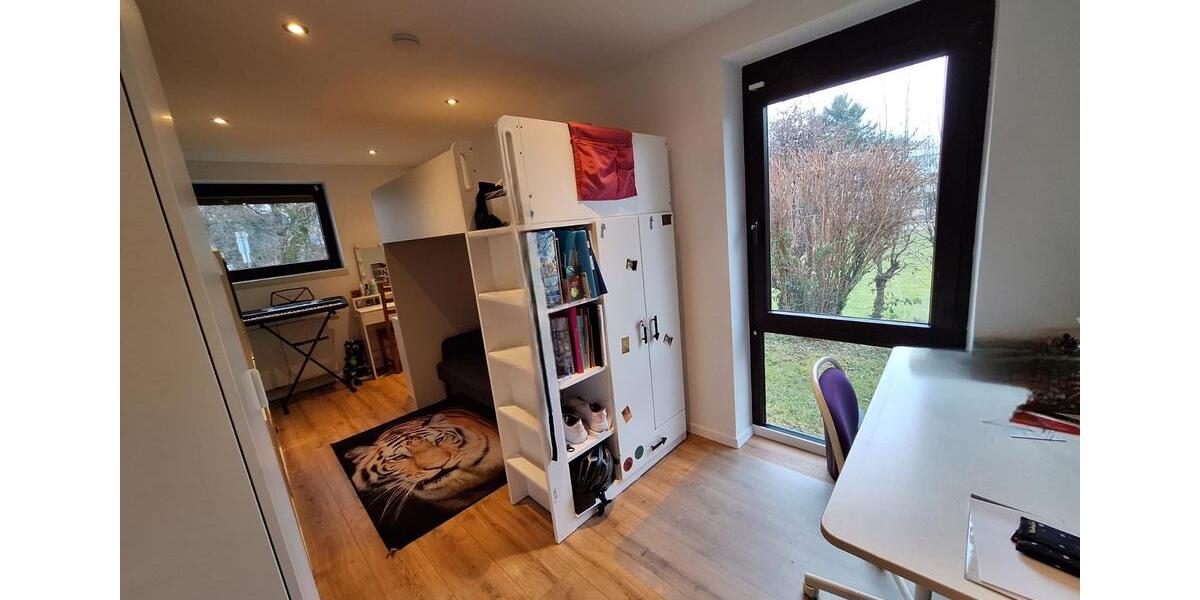 Erdgeschoßwohnung Esslingen am Neckar Brühl - 4 Zimmer, 94 m&sup2;, 440.000&euro; | Angebot:25051806