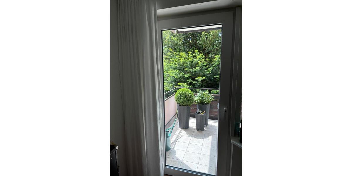 Hochparterre Stuttgart Luginsland - 1.5 Zimmer, 36 m&sup2;, 889&euro; | Angebot:26705355
