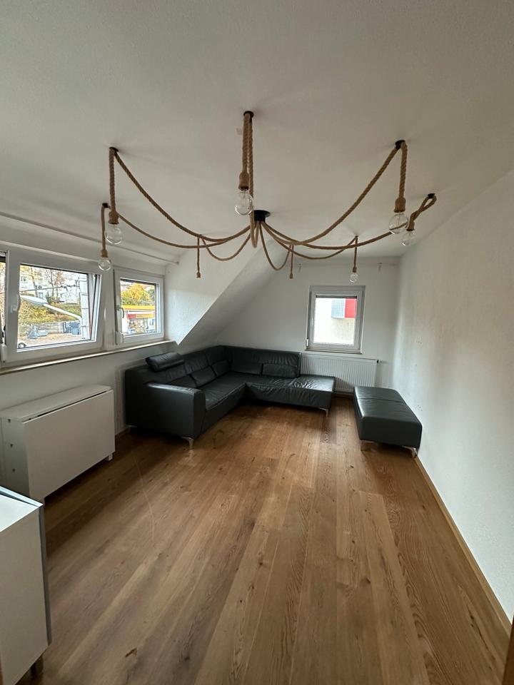 Schöne, modernisierte 3-Zimmer-Wohnung mit Einbauküche zimmer