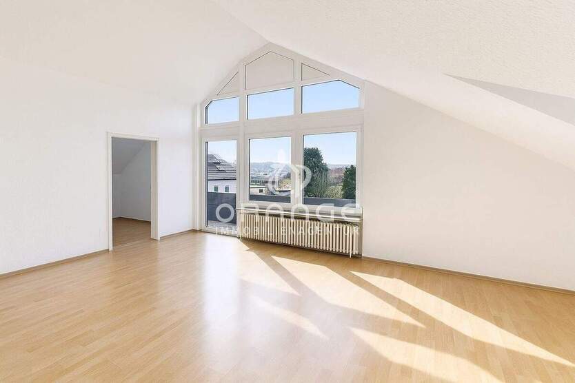 ** HELLE ZWEIZIMMER DACHGESCHOSS WOHNUNG ** - MIT BALKON IN BEGEHRTER LAGE IN STUTTGART-VAIHINGEN - 2 zimmer