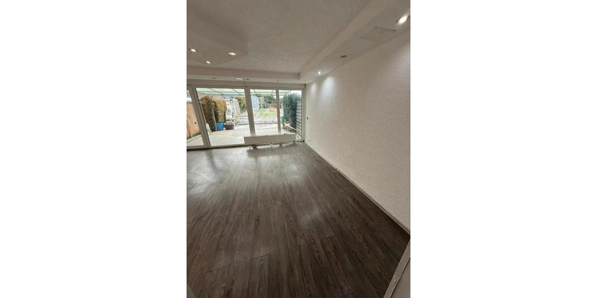 Reihenhaus Esslingen am Neckar Pliensauvorstadt - 4.5 Zimmer, 115 m&sup2;, 1.590&euro; | Angebot:26037582