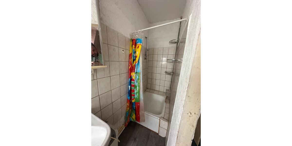 Mehrfamilienhaus, Wohnhaus Backnang - 9 Zimmer, 150 m&sup2;, 180.000&euro; | Angebot:25126406