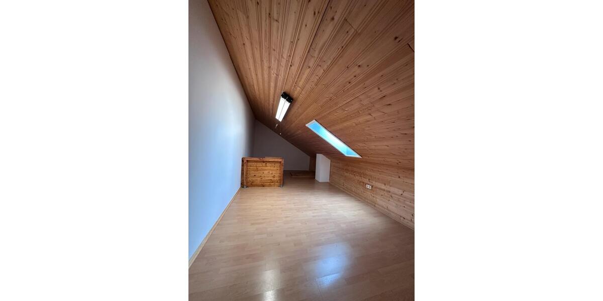 Etagenwohnung Filderstadt - 5 Zimmer, 121 m&sup2;, 1.770&euro; | Angebot:25049670