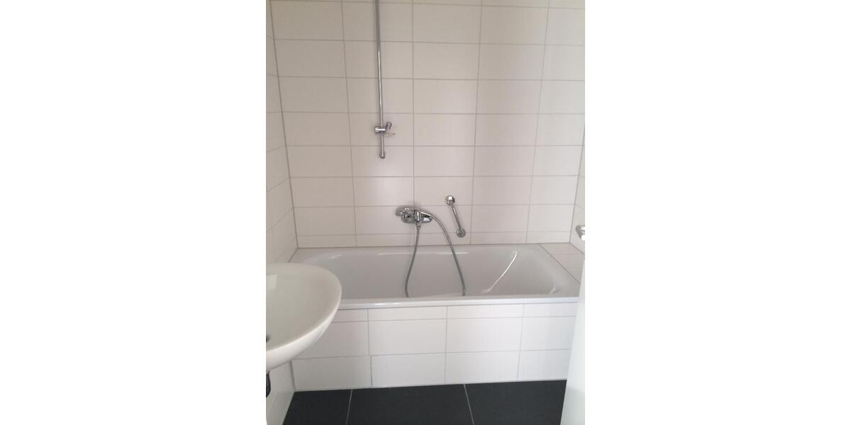 Etagenwohnung Esslingen am Neckar Pliensauvorstadt - 3 Zimmer, 83 m&sup2;, 938&euro; | Angebot:26425483