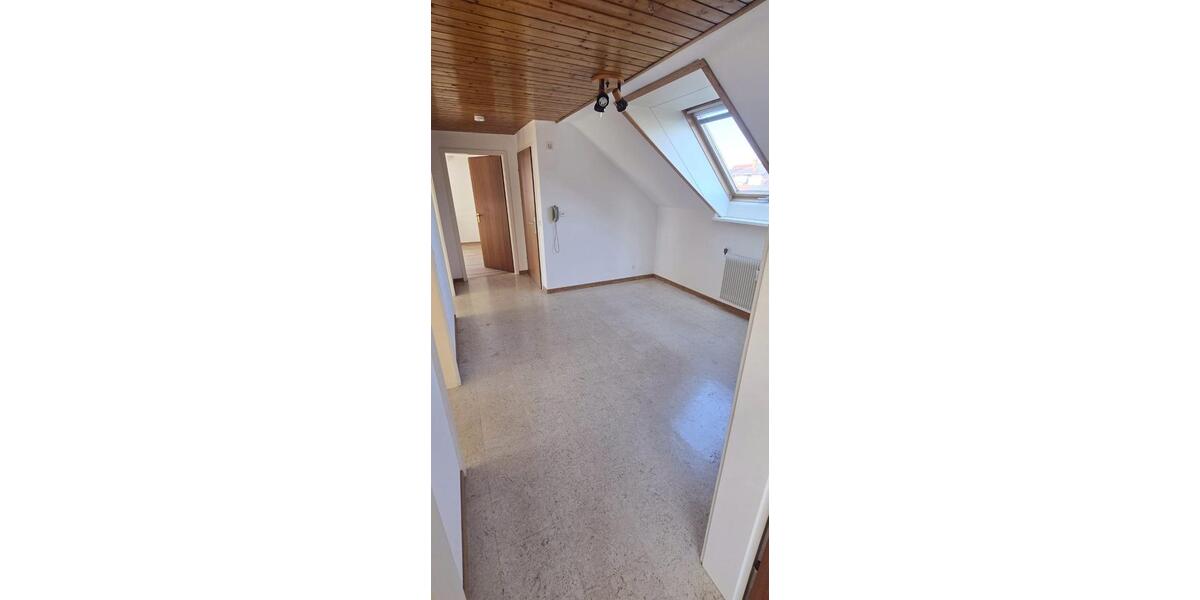 Dachgeschoßwohnung Sindelfingen Sindelfingen (Stadt) - 4 Zimmer, 87 m&sup2;, 1.250&euro; | Angebot:25811374