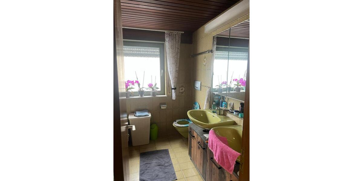 Doppelhaushälfte Nürtingen - 6 Zimmer, 219 m&sup2;, 550.000&euro; | Angebot:26074031