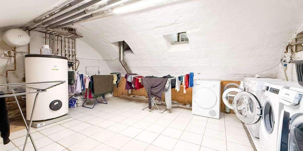 Mehrfamilienhaus, Wohnhaus Sindelfingen Maichingen - 1 Zimmer, 895.000&euro; | Angebot:24448238