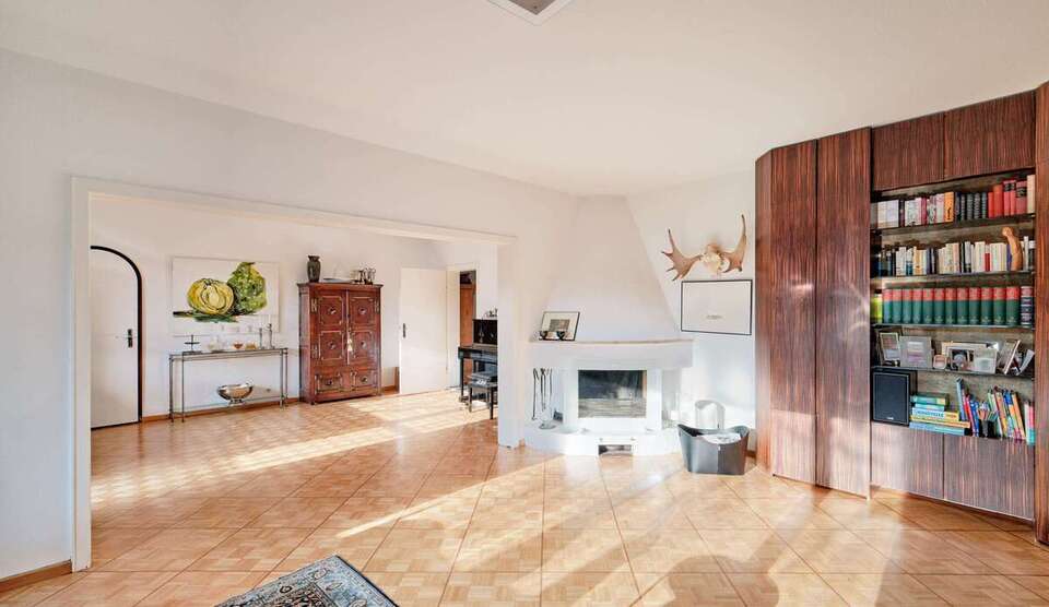 Haus zum Kaufen in Esslingen am Neckar 890.000 € 490.04 m² 15 zimmer