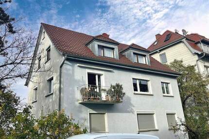 Frei & hell! 3 ½-Zi-Whg. in Halbhöhenlage, mod. TL-Bad, 1. OG, Parkett, EBK, Garage 3 zimmer