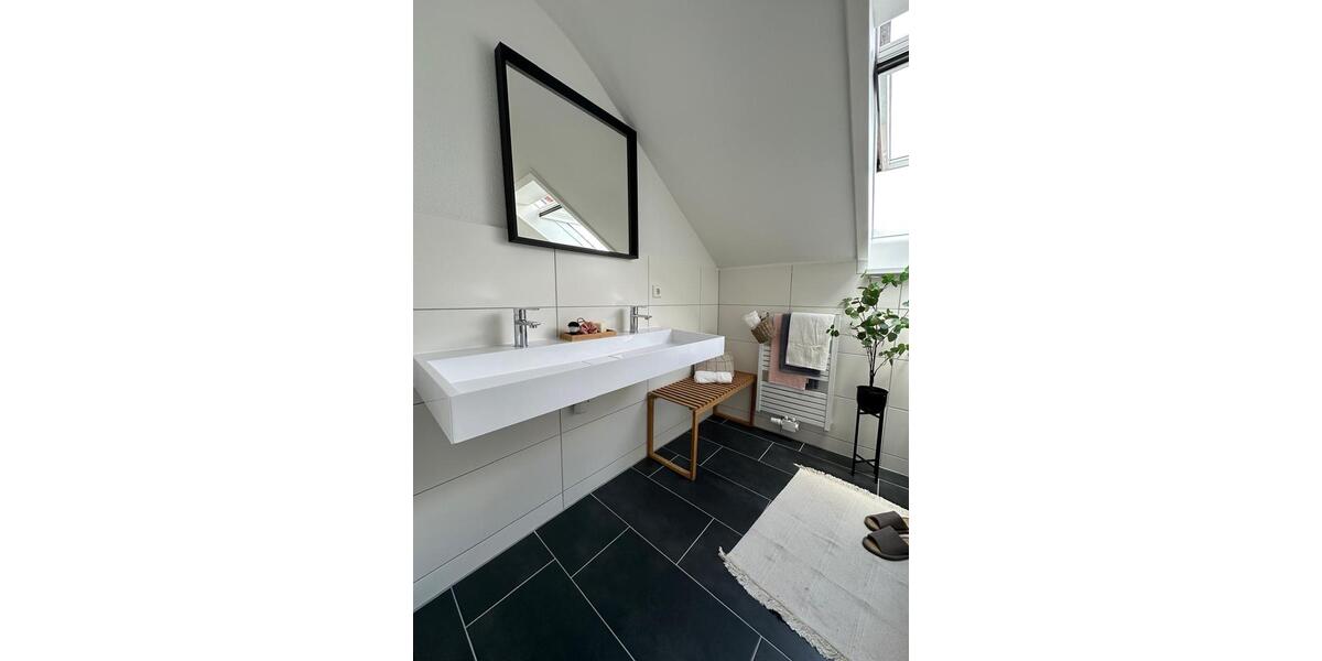Dachgeschoßwohnung Ditzingen - 2.5 Zimmer, 52 m&sup2;, 950&euro; | Angebot:26315108