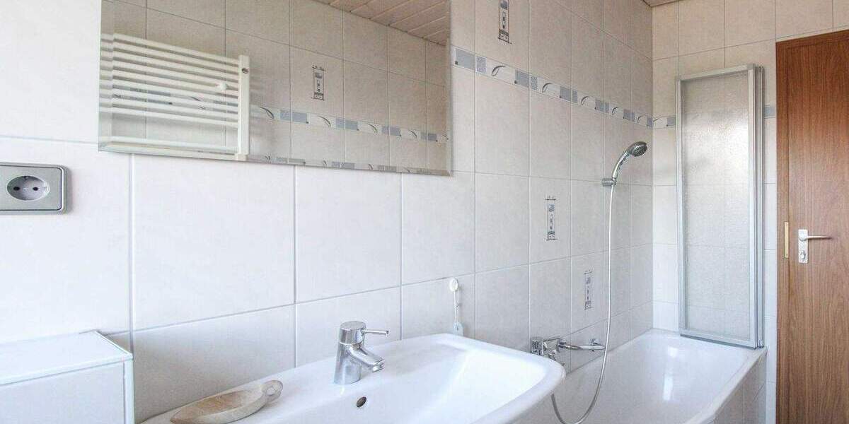 Einfamilienhaus Stuttgart Rot - 6 Zimmer, 450.000&euro; | Angebot:24858609