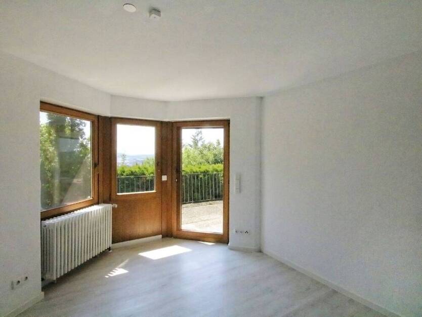 Ihr Panorama-Refugium: Ein- oder Zweifamilienhaus mit fantastischer Aussicht