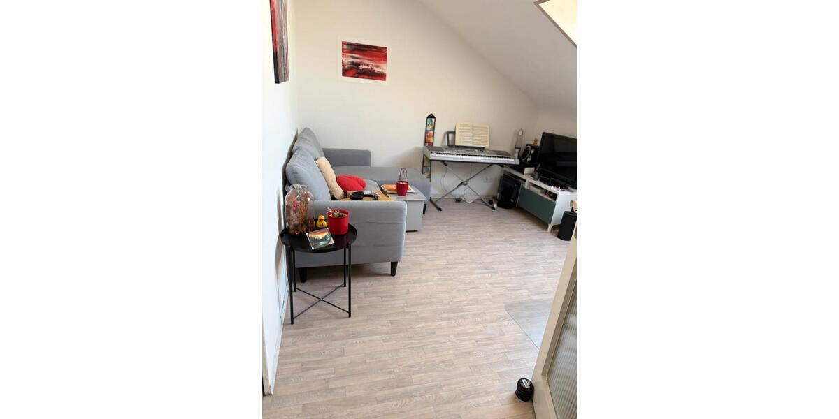 Dachgeschoßwohnung Stuttgart Feuerbach - 2.5 Zimmer, 55 m&sup2;, 184.000&euro; | Angebot:26738735
