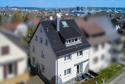 Charmante 3-Familien-Doppelhausha?lfte mit Doppelgarage in Stuttgart - Rohrer Ho?he 8 zimmer