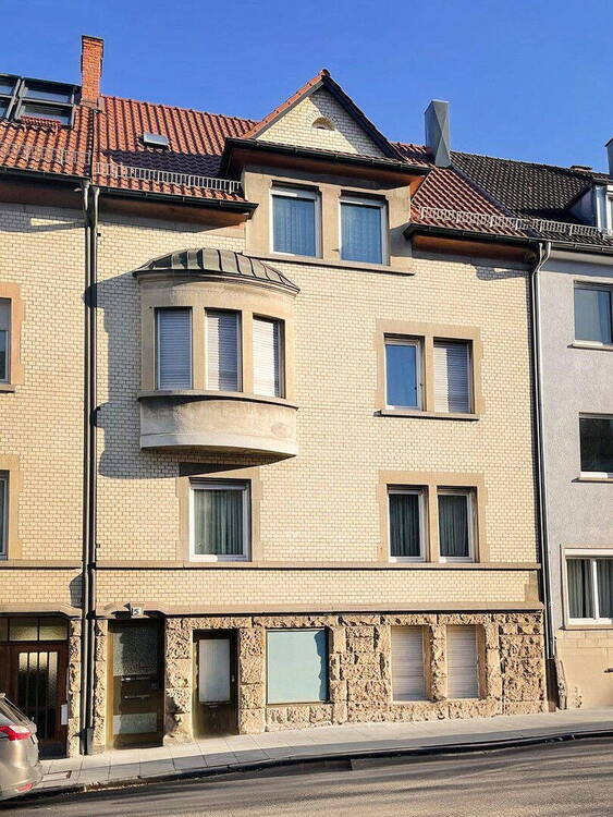 Aussichtsreiche Perspektiven - MFH mit 4 freien Wohneinheiten plus ausbaufähiges DG