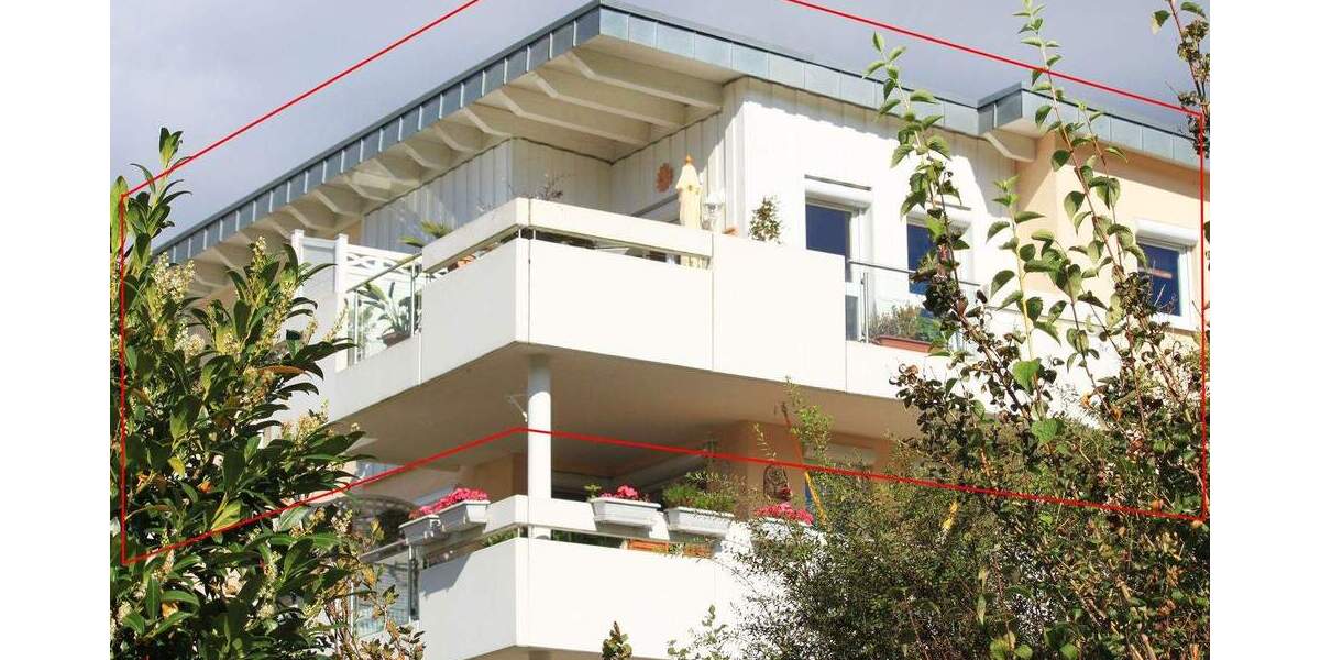 Lichtdurchflutete DG-Wohnung mit Südbalkon und Blick auf die Wiesen und Wälder 3 zimmer