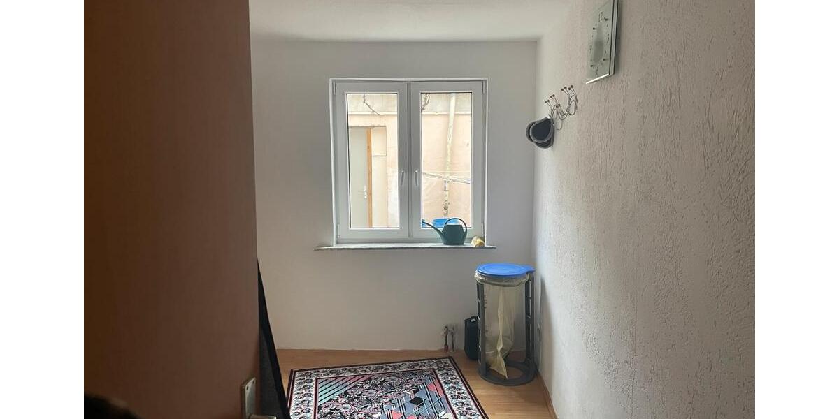 Einfamilienhaus Stuttgart Zuffenhausen - 5 Zimmer, 130 m&sup2;, 650.000&euro; | Angebot:25085457