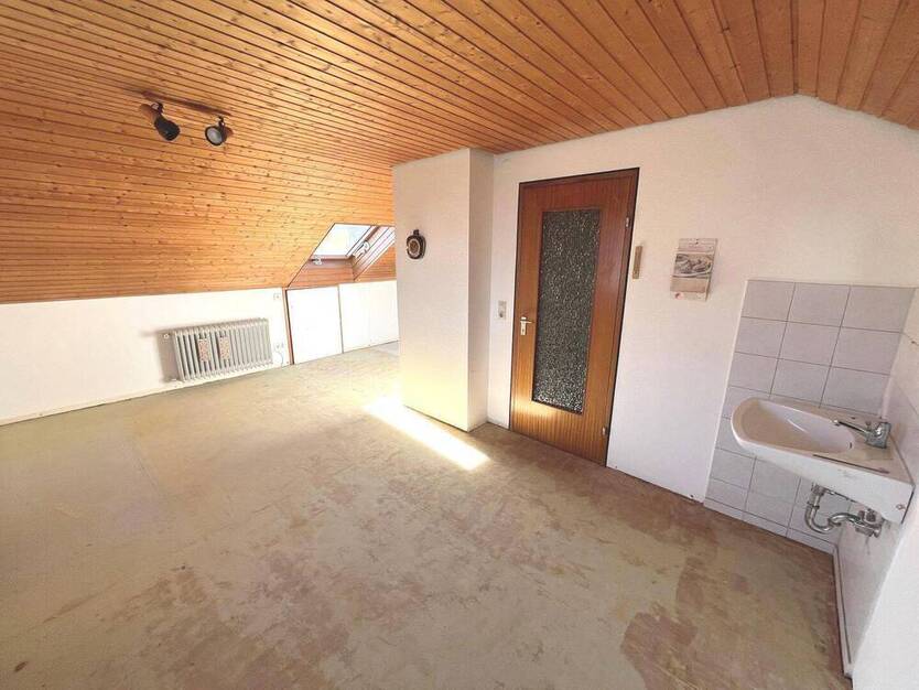 Doppelhaushälfte in ruhiger Ortsrandlage.