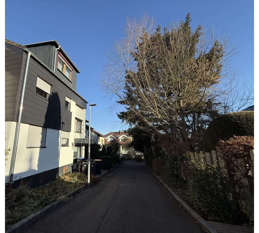 Haus zum Kaufen in Böblingen 880.000 € 220 m²
