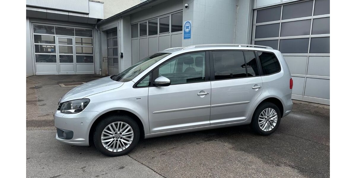VW Touran 143.600 km 9.900 € Ditzingen 71254