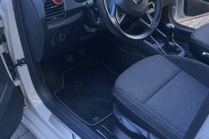 Skoda Fabia 23.668 km 15.500 &euro; Stuttgart 70619