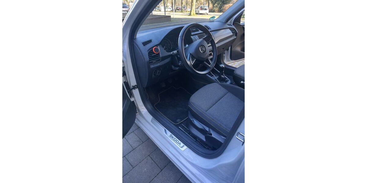 Skoda Fabia 23.668 km 15.500 &euro; Stuttgart 70619