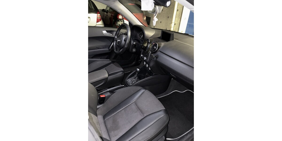 Audi audi a1 83.763 km 15.000 &euro; Stuttgart 70173