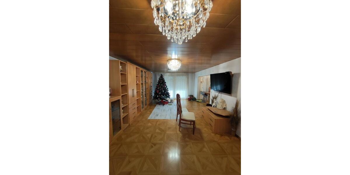 Etagenwohnung Oberboihingen - 5 Zimmer, 135 m&sup2;, 360.000&euro; | Angebot:27096387