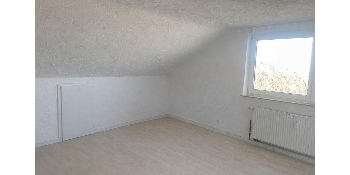 Dachgeschoßwohnung Remseck am Neckar - 3 Zimmer, 65 m&sup2;, 800&euro; | Angebot:26705330