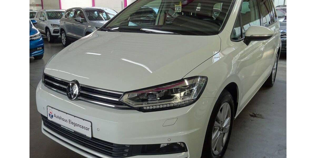 VW Touran 70.400 km 27.949 € Holzgerlingen bei Stuttgart 71088