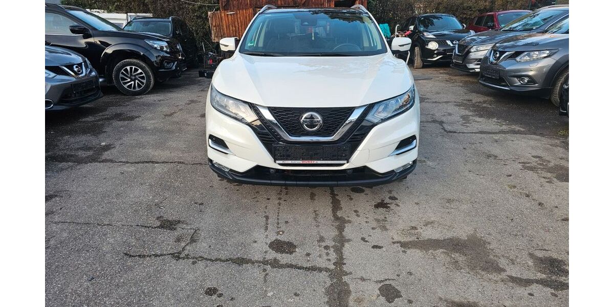 Nissan Qashqai 72.000 km 13.250 € Stuttgart 70376
