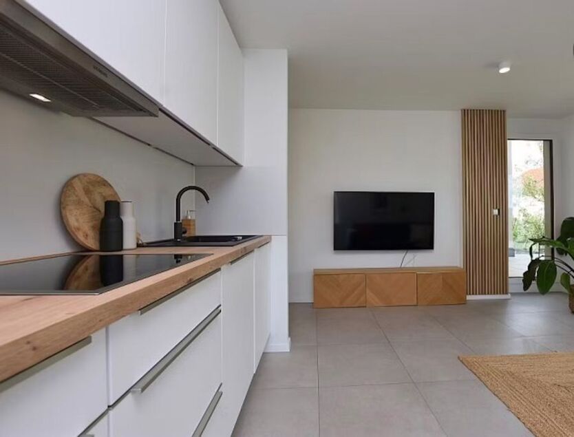 Möbliertes 2-Zimmer-Wohnung mit Terrasse im beliebten Märchenviertel