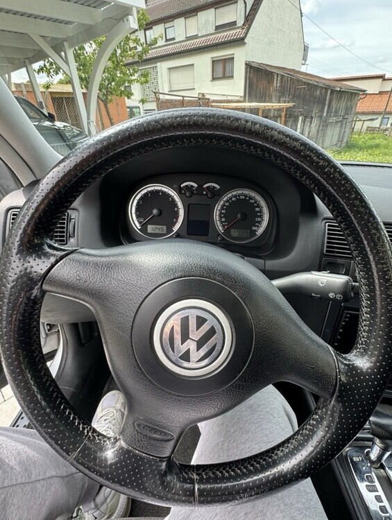 VW Golf IV 175.000 km 3.490 € Althengstett 75382