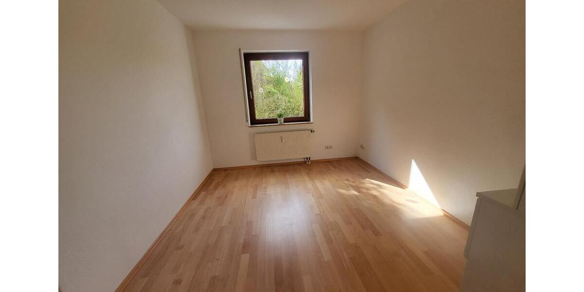 Etagenwohnung Ebersbach an der Fils - 3.5 Zimmer, 80 m&sup2;, 295.000&euro; | Angebot:26837402