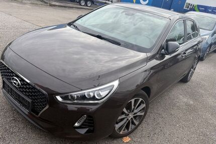 Hyundai i30 78.000 km 12.499 &euro; Sindelfingen 71065