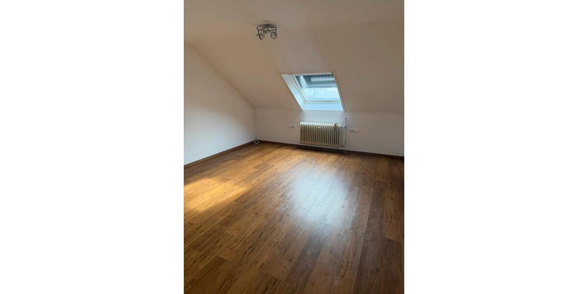 Etagenwohnung Kirchheim unter Teck - 4 Zimmer, 110 m&sup2;, 1.400&euro; | Angebot:25390611