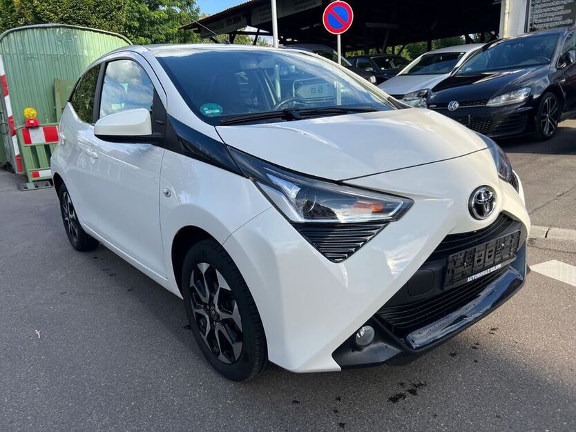 Aygo (X)