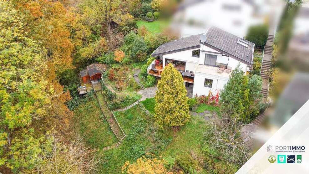 Haus zum Kaufen in Stuttgart 1.050.000 € 166 m²