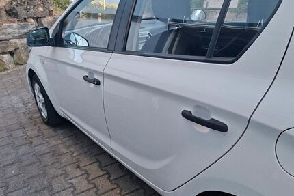 Hyundai i20 84.000 km 5.200 &euro; Gemmrigheim 74376