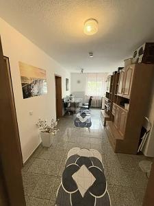 GEPFLEGT, HELL UND GUT GESCHNITTEN IN RUHIGER LAGE - Etagenwohnung Ditzingen | Angebot:25420108