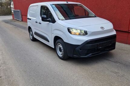 Toyota Proace City 34.000 km 16.890 &euro; Böblingen 71032