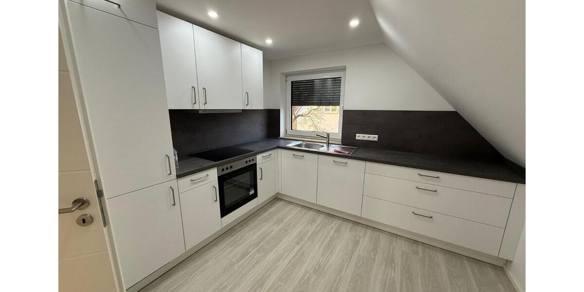 Dachgeschoßwohnung Leonberg - 2 Zimmer, 1.350&euro; | Angebot:26045361
