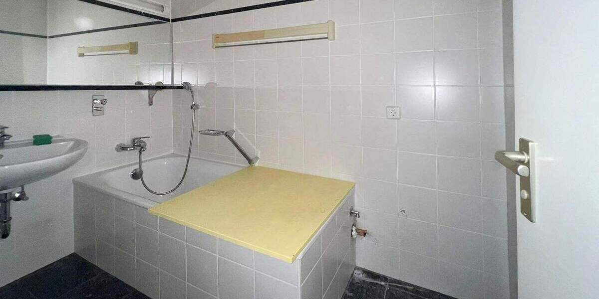 Etagenwohnung Stuttgart Asemwald - 3 Zimmer, 89 m&sup2;, 270.000&euro; | Angebot:24041405