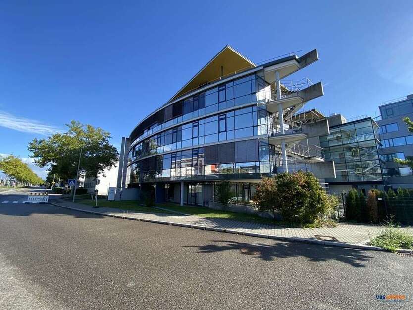 Büro in Leinfelden-Echterdingen 15.256,25 € 1220.5 m²