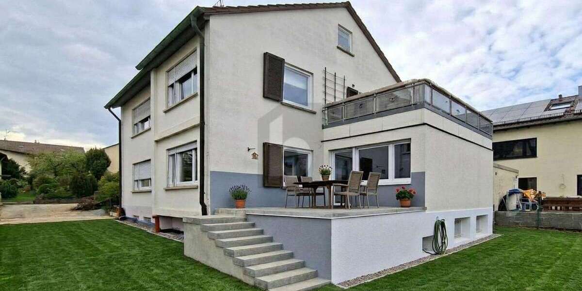 Einfamilienhaus Sindelfingen - 7 Zimmer, 230 m&sup2;, 800.000&euro; | Angebot:26894842