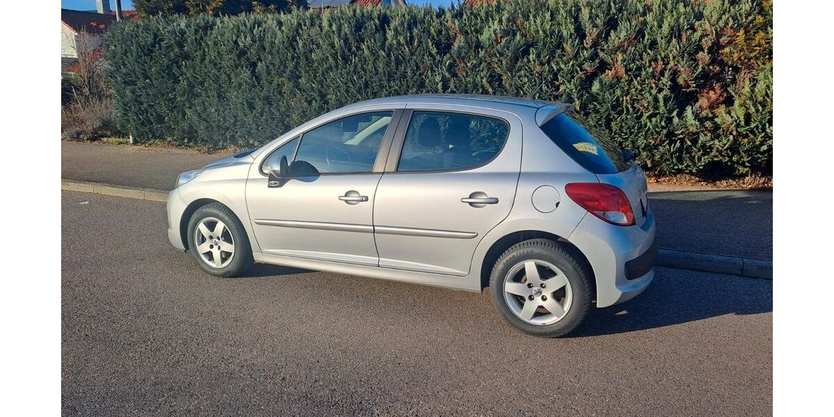 Peugeot 207 94.000 km 3.700 &euro; Möglingen 71696